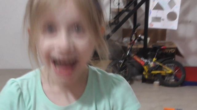 Челлендж Пронеси на голове/ или что НЕ НУЖНО делать на карантине! Дурачимся дома 😝 смотреть онлайн