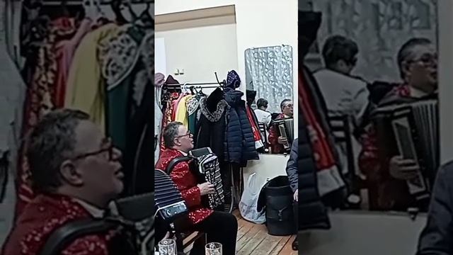 Для кого твои глазки горят?