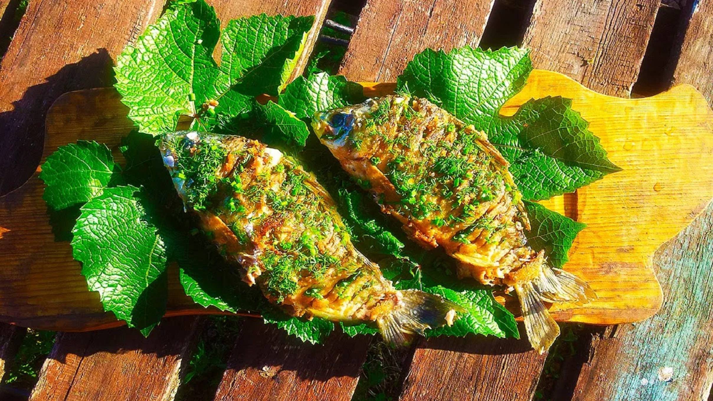 КАК ПОЖАРИТЬ КАРАСЕЙ БЕЗ КОСТЕЙ! ЖАРЕНЫЕ КАРАСИ С ХРУСТЯЩЕЙ КОРОЧКОЙ