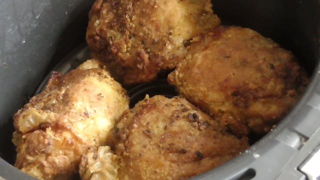 Ninja 4qt Hooters Air Fryer Chicken Thighs Ore-Ida Golden Waffle French Fries Airfryer смотреть онлайн