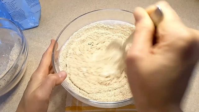 *Хліб давно не купую* Булочки з цільнозернового борошна без дріжджів, на кефірі.