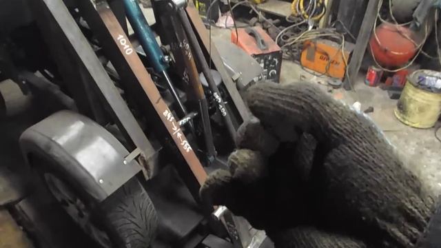 #102 СТРЕЛА, ПОВТОРИТЕЛЬ ковша и РАЗМЕРЫ))))Самодельный мини трактор погрузчик смотреть онлайн