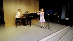 И.Дунаевский «Колыбельная» из к/ф «Цирк» Исп. Соловьёва София (флейта), Евгений Валов (фортепиано)