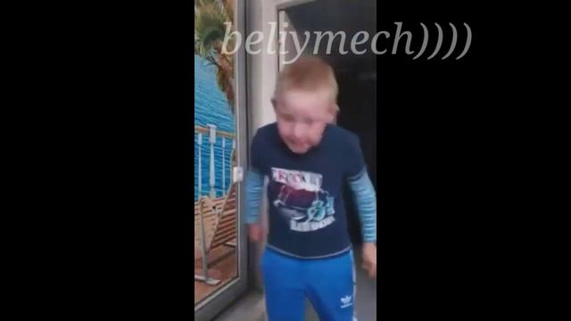 Чел поёт про Бабл квас, странный чел... смотреть онлайн