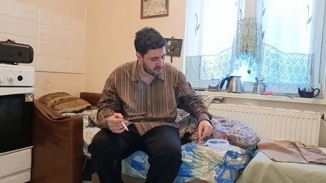 Эльдар Богунов любит кушать кальмары и мидии