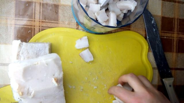 Простий рецепт смачної закуски з сала. Намазка з сала з часником.