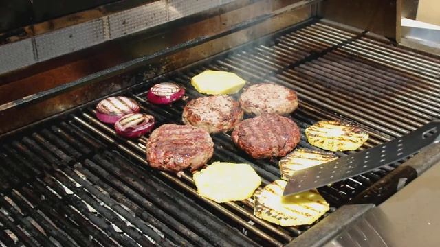 Saul's Signature Burgers - by Chef Melissa Mayo смотреть онлайн