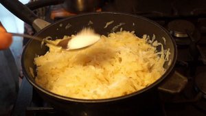 Капуста тушеная / Книга о вкусной и здоровой пище.