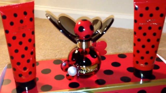 "Marc Jacobs Dot Fragrance" смотреть онлайн