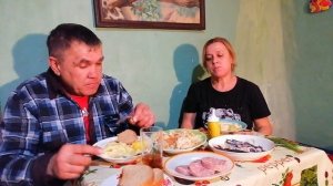 Не продаюсь за бутерброд с килькой