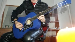 КАЗАНОВА СНОВА в ВЕНЕЦИИ! - [ИГРАЕТ НА СВОЁМ ИНСТРУМЕНТЕ - "СИНЕЙ ПТИЦЕ" - {ГИТАРЕ} ОДИН ДОМА!~]