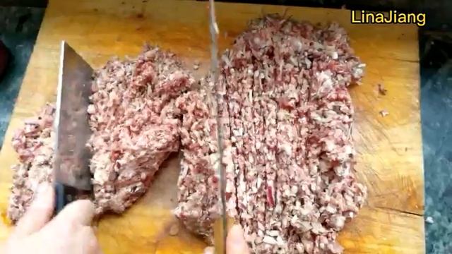 家庭聚会吃蒸饺 готовим пареные пельмени на китайском языке.