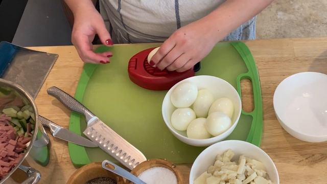 Весенняя окрошка (Fresh Cucumber Soup) 🌱🥚🥒💚 смотреть онлайн