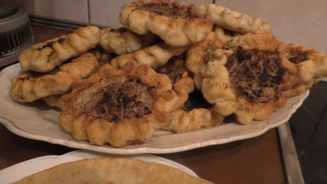 А у нас беляши!!!!!!!!! смотреть онлайн