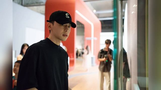 Дэн Лунь / Deng Lun. Счатливый день. 31.07.24