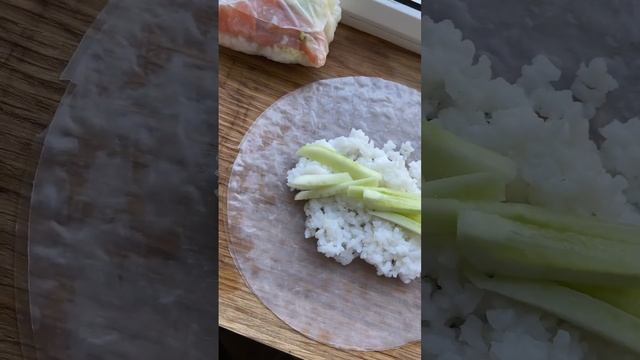 Спринг ролл авокадо 🥑 форель 🍣 огурец 🥒 рис 🍚 творожный сыр 🫕 #еда #рецепты #food #asmr #ролл