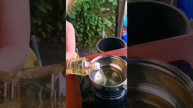 Ну очень вкусные сосиски в кляре🤤 смотреть онлайн