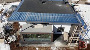 Панорамное остекление загородного дома из газобетона по проекту штутгарт. Окна Alutech