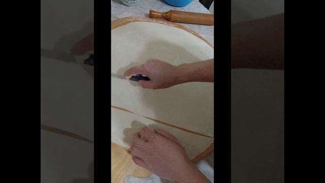 А мы сегодня готовим самые вкусные манты! Хозяюшки- Пеба и Хьавашка! Лучшие!😘😘😘👍👍👍#shorts#родина#ми
