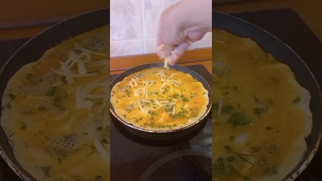 Омлет по французски с сыром. быстрый завтрак #shorts смотреть онлайн