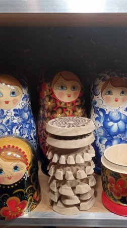 2. Руская матрёшка с буликом Александра Тюрина внутри. Ни кто не видит а он шурует )))))