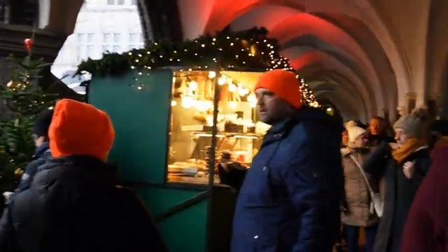 Come shopping with me at the Lübeck Christmas market! Music, food and fun смотреть онлайн