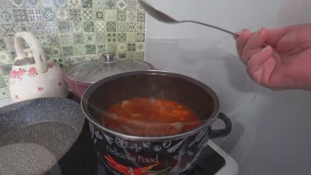 Жизнь в деревне. Готовлю обед.