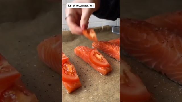Лосось с помидорами и моцареллой 🍅 #рецепт #вкусно #вкусно #рецепты #food #ужин #кулинария смотреть онлайн