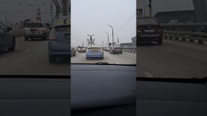 Как обеспечить безопасное перестроение и заезд на круговое движение!