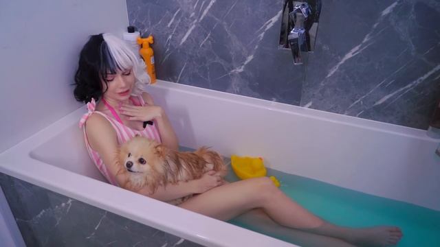 ЗЛАЯ НЯНЯ Купает в ВАННОЙ всех ПИТОМЦЕВ 24 ЧАСА