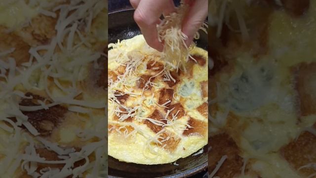 Горячий бутерброд на сковороде с яйцом и сыром. Что приготовить на завтрак быстро и вкусно