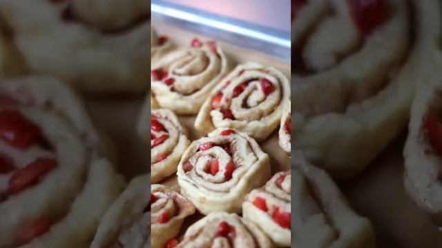 БУЛОЧКИ СИННАБОНЫ С КЛУБНИКОЙ РЕЦЕПТ