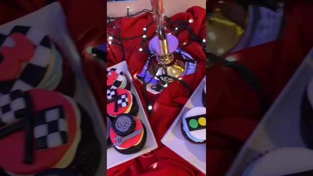 Racing Car Themed Cake & Cupcakes | Shorts Video 11 | #shorts #racing #cars #customizedcakes смотреть онлайн