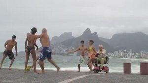 САМЫЕ НЕВЕРОЯТНЫЕ ФУТБОЛЬНЫЕ ФИНТЫ! Лучшие футбольные финты!