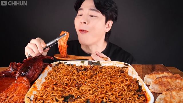 ASMR MUKBANG | SPICY SQUID & MUSHROOM BLACK BEAN NOODLE DUMPLING 짜파구리 오징어 버섯 먹방 SEAFOOD EATING SOUN