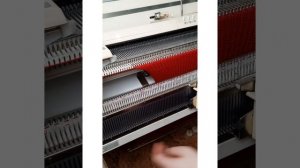 Вязание снуда на двух фонтурах жемчужной резинкой.