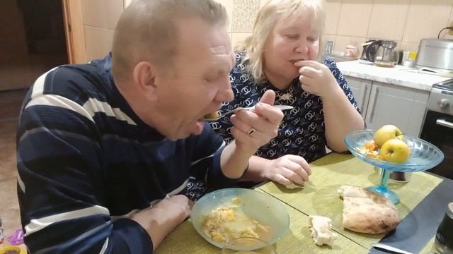 Мукбанг🍺 Это мой ужин? У него Бигус и Еда на ночь 🌙 Асмр