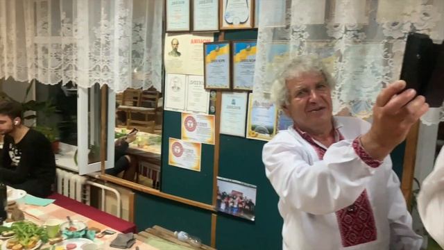 Друзі зустрілися ще й заспівали #Лісапетний батальйон