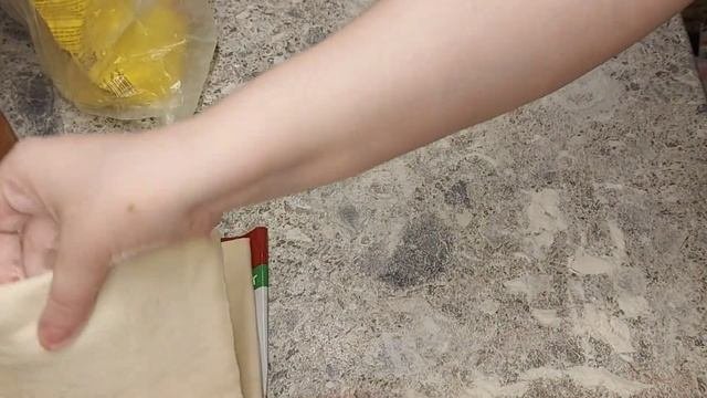 домашняя выпечка(булочки с джемом)(слоеные язычки)