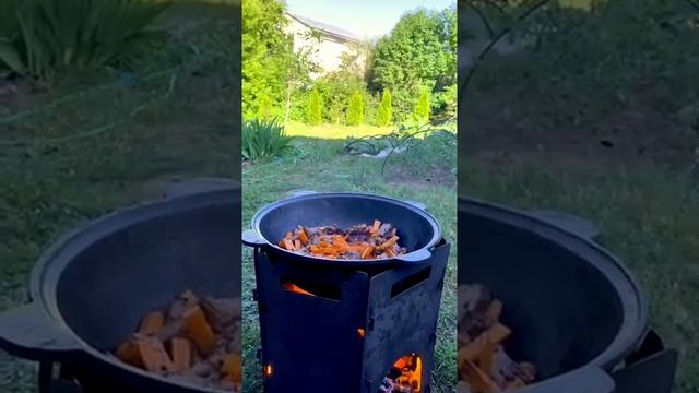 Плов в казане - готов в настоящем узбекском казане, печь фабрики Самоваров град смотреть онлайн