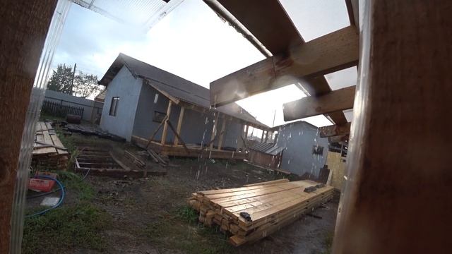 ШАШЛЫК НА ДЕНЬ РОЖДЕНИЯ | ПРОТЕКАЕТ КРЫША смотреть онлайн