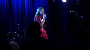 Соня Фисенко - Нас учили быть птицами