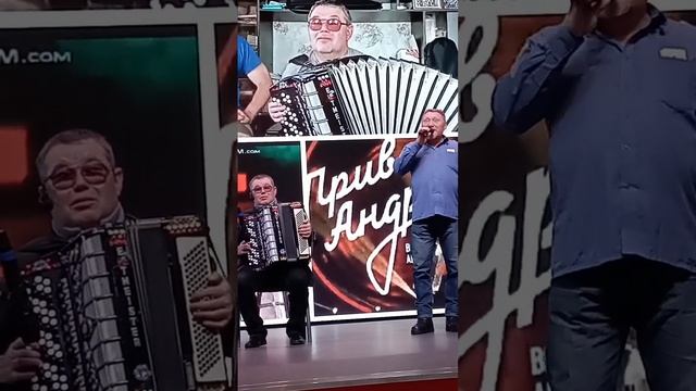Снегири на репетиции. Трофим отдыхает