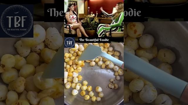 Raveena Tandon’s Favourite Healthy Low Calorie Makhana Snack #shorts #raveenatandon #snacks смотреть онлайн