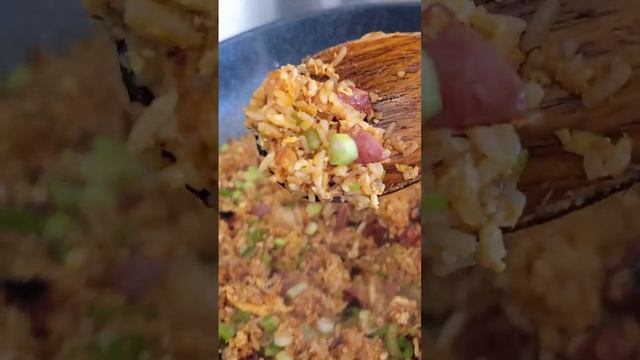 Crab paste fried rice anyone?? 😋🙂 #foodie #crabfriedrice #CrabPaste #friedrice #krazykatng смотреть онлайн
