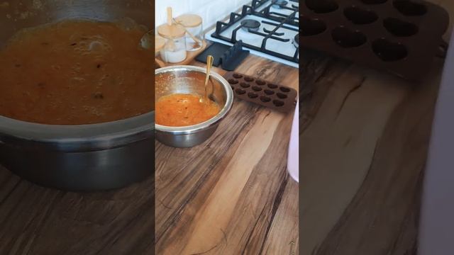 Готовлю безумно вкусный и полезный чай☕️ 🎄рецепт в комментариях #чай #новыйгод #вкусно #полезно смотреть онлайн