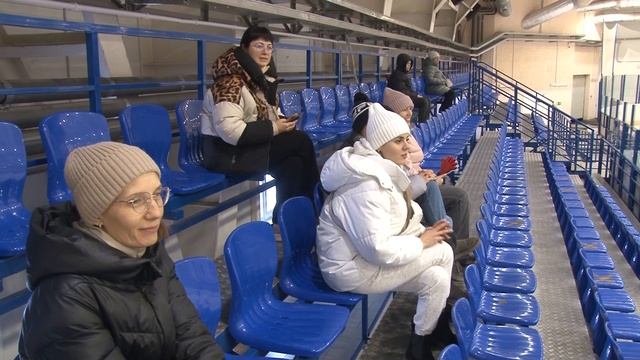 Необычный хоккейный турнир прошел на льду «Каменск-Арены». Панорама 10 января 2025