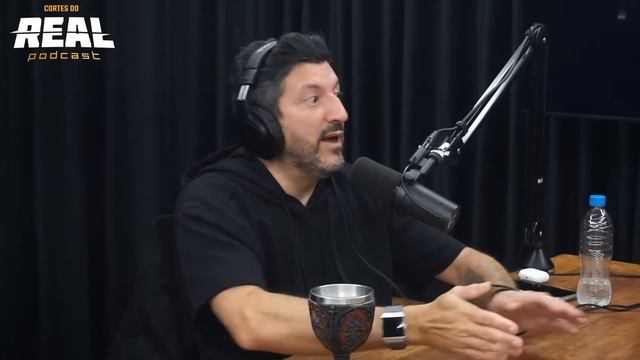 A HISTÓRIA MAIS LOUCA DA AVIAÇÃO - LITO SOUSA | Cortes do Real Podcast смотреть онлайн