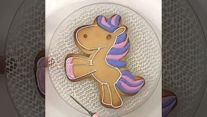 Простой пряник лошадка. Урок по украшению