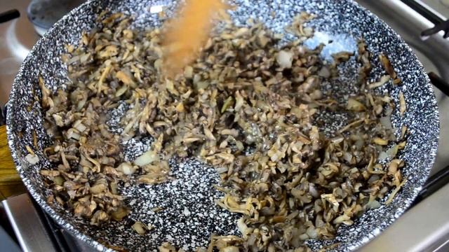 Kotlety ziemniaczane z pieczarkami i kiszoną kapustą - Jak zrobić - Smakowite Dania